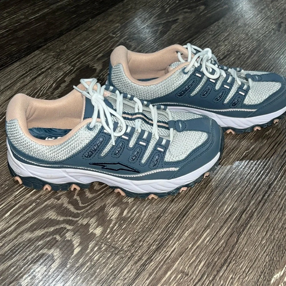 Avia woman’s memory foam tennis shoes size 7.5 - Picture 1 of 6